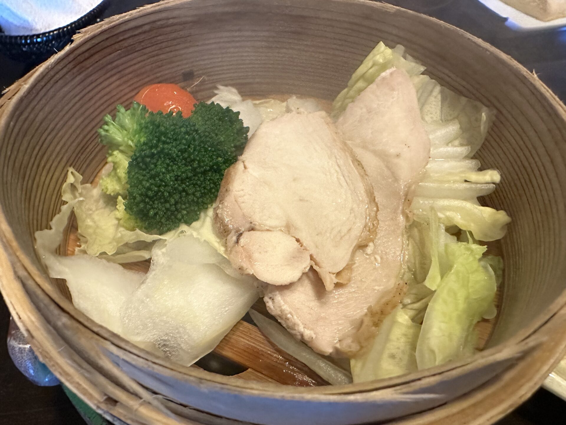蒸し鶏と蒸し野菜