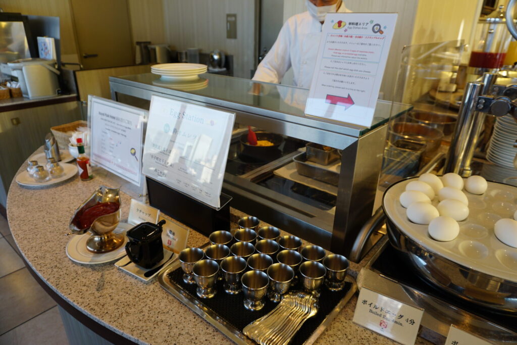 シェフが目の前で調理してくれるライブキッチン