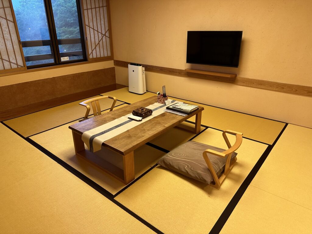 広々とくつろげる和室