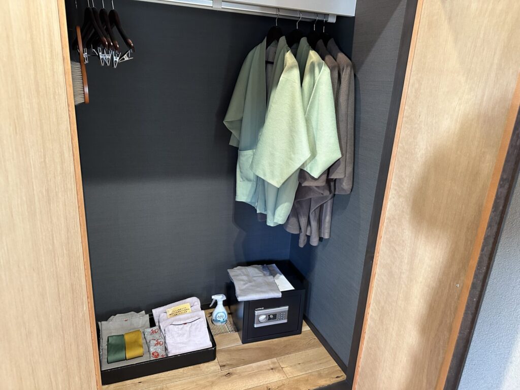 坐忘「二藍」のクローゼット